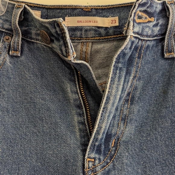 Levi's Balloon Leg Jeans - Picture 6 of 9